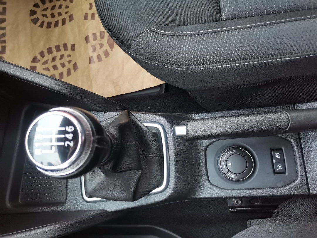 Dacia Duster 1.6i 84kw 4x4 ČR Tažné - 13