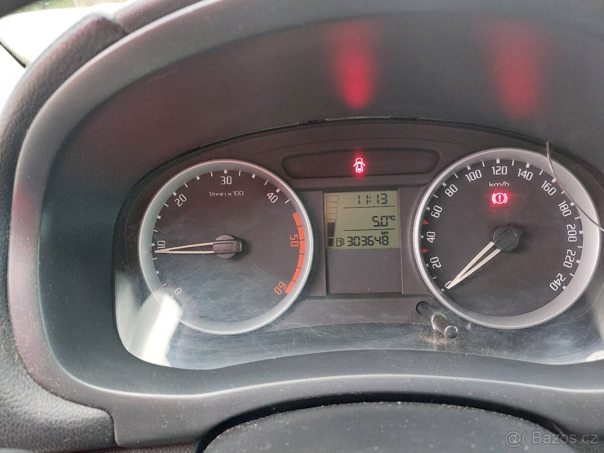 Prodám Škoda Fabia II - 13