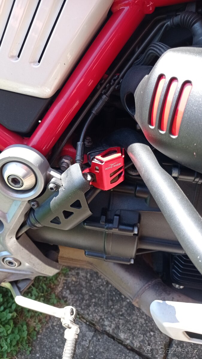 Moto Guzzi V 85 TT - 13