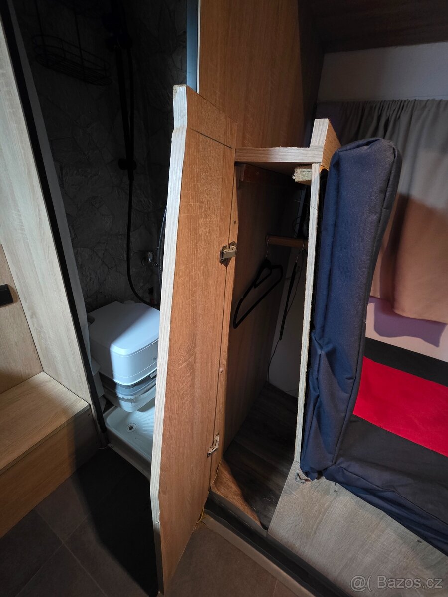Obytná dodávka s klimatizací - 13