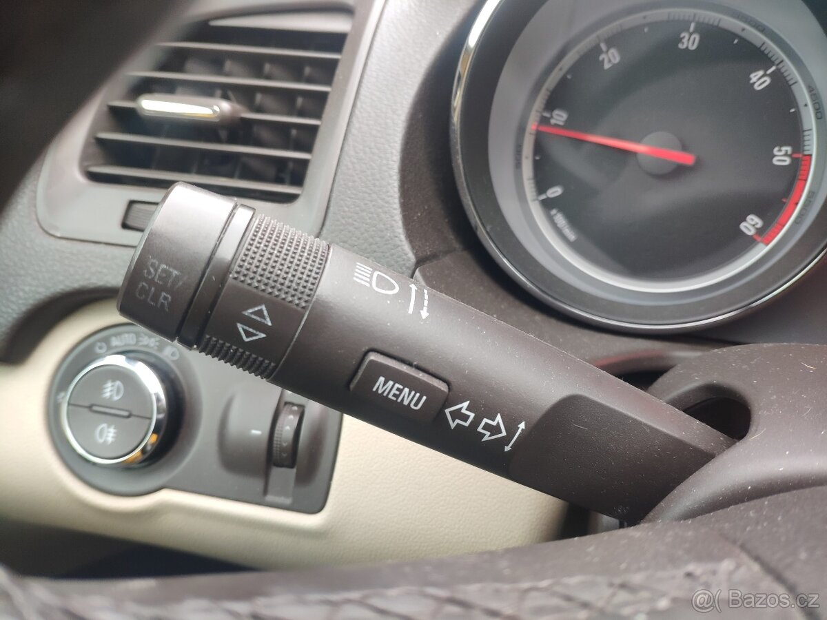 Opel Insignia 2.0 CDTi 118 kW, SVĚTLÝ INTERIÉR - 13