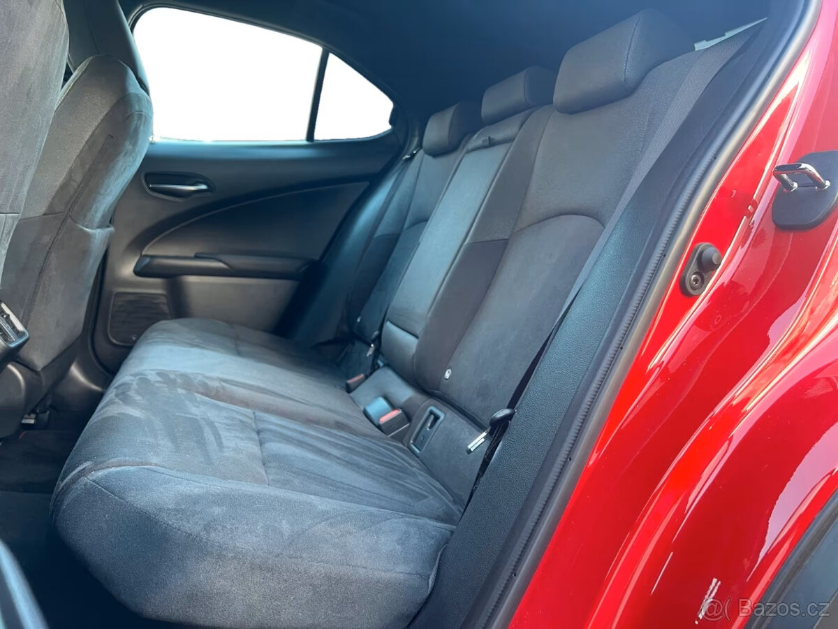 Lexus UX 250h Launch Edition 4x2 - navi,LED,temp,vyh.s,178PS - 13