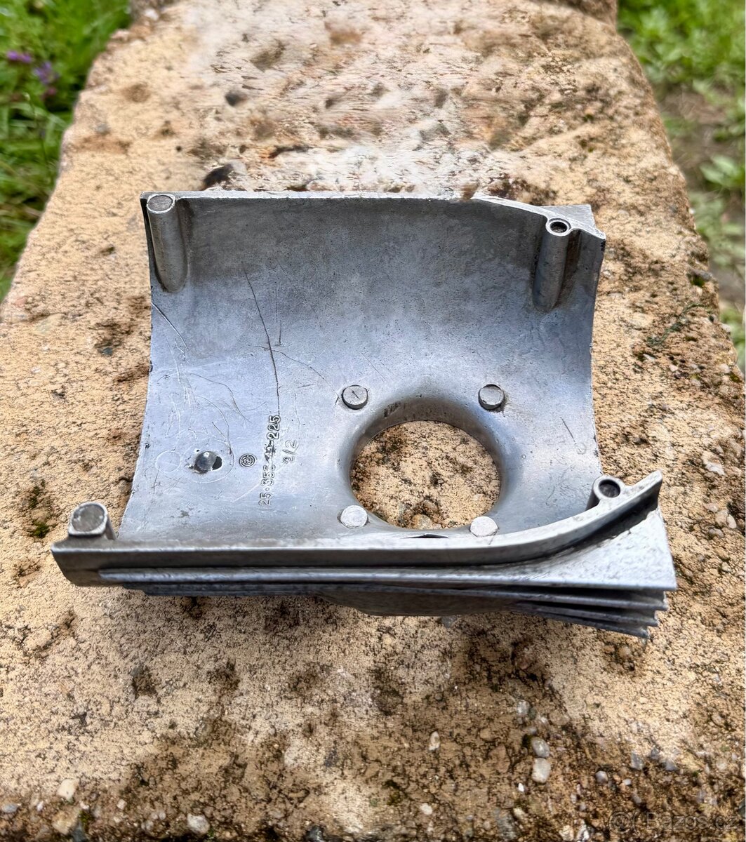 ČZ 125 175 250 - kryt karburátoru - 13