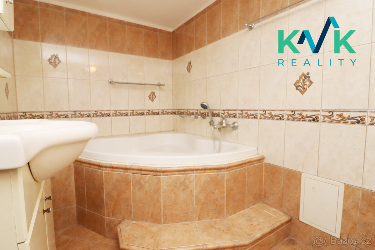 RD 6+2, zahrada, pozemek 734 m2, zateplení, garáž, Karlovy - 13