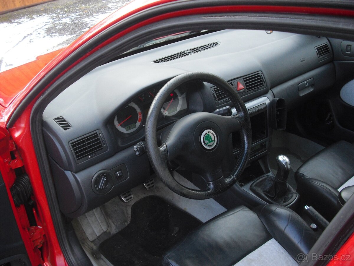 Skoda Octavia RS1 Kombi - 13