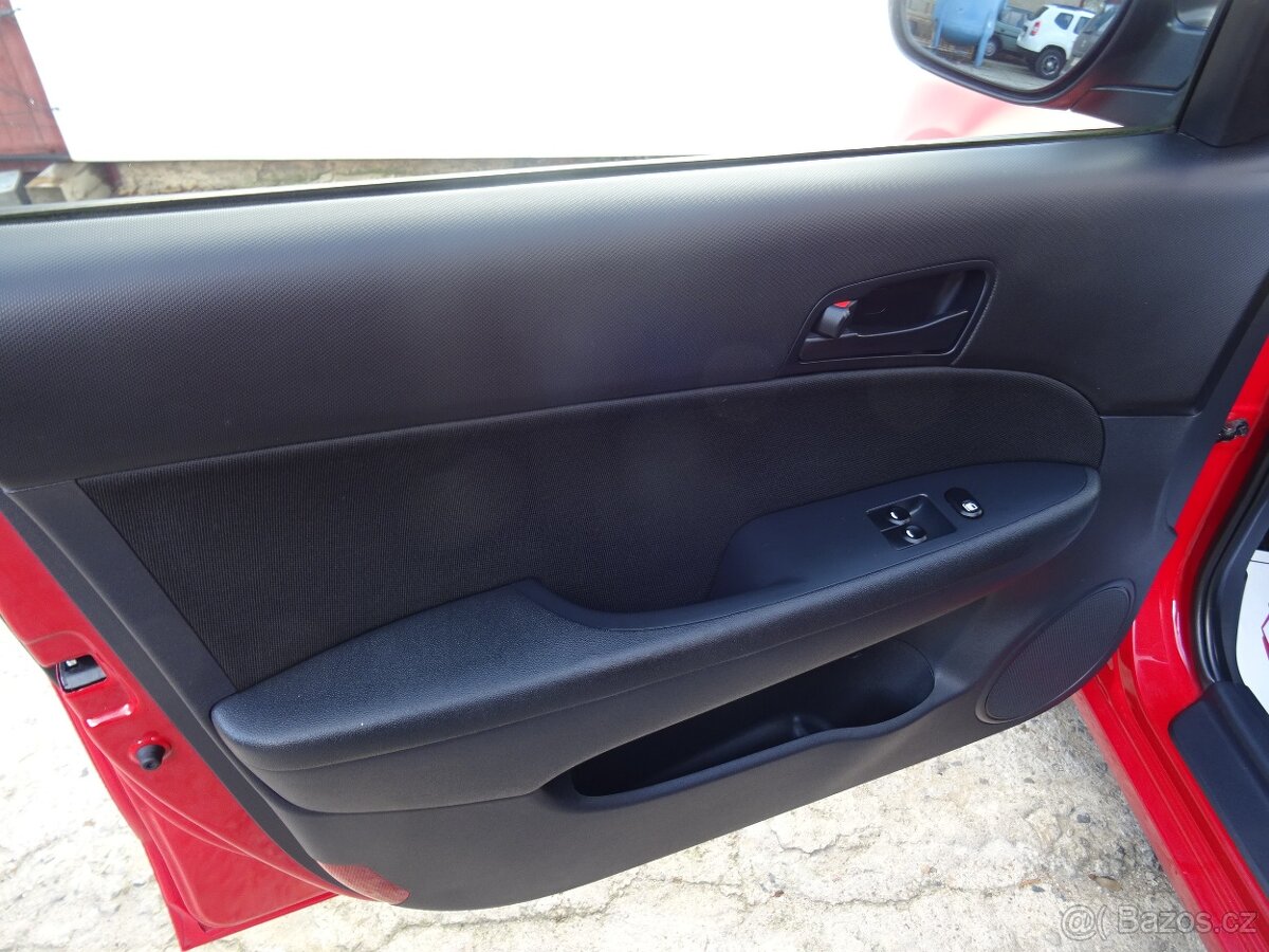 Hyundai i30 1.4i,80kW,NovéČR,s.kniha,klima, - 13