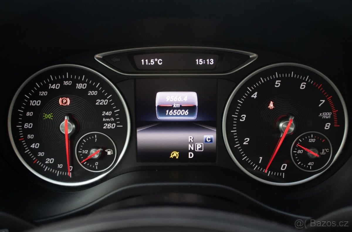 Mercedes-Benz GLA 180 A/T - 13