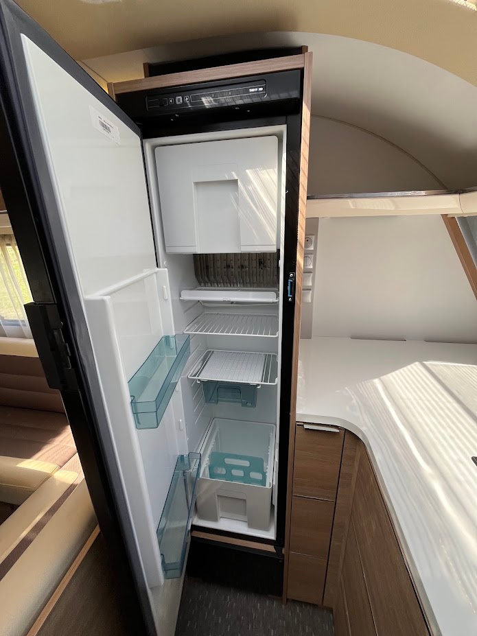 Adria Adora 613 HT 2017 AUT. MOVER, PŘEDSTAN, SPRCHA - 13
