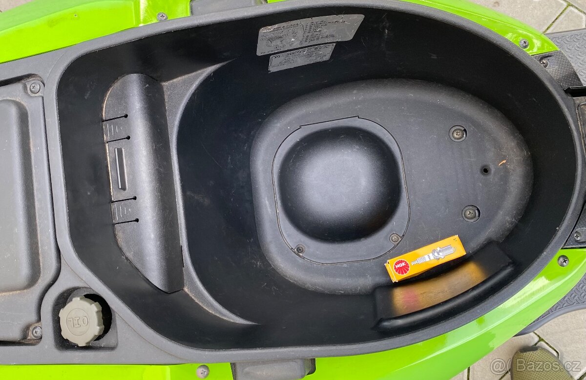 Skútr Piaggio NRG bez řidičáku 25 km/h - 13