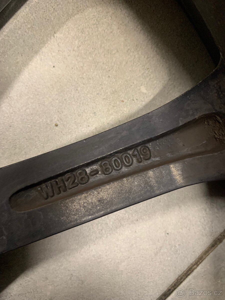 Zimní kola 255/35-R19 (8.0x 19 ET 4/5) - 13