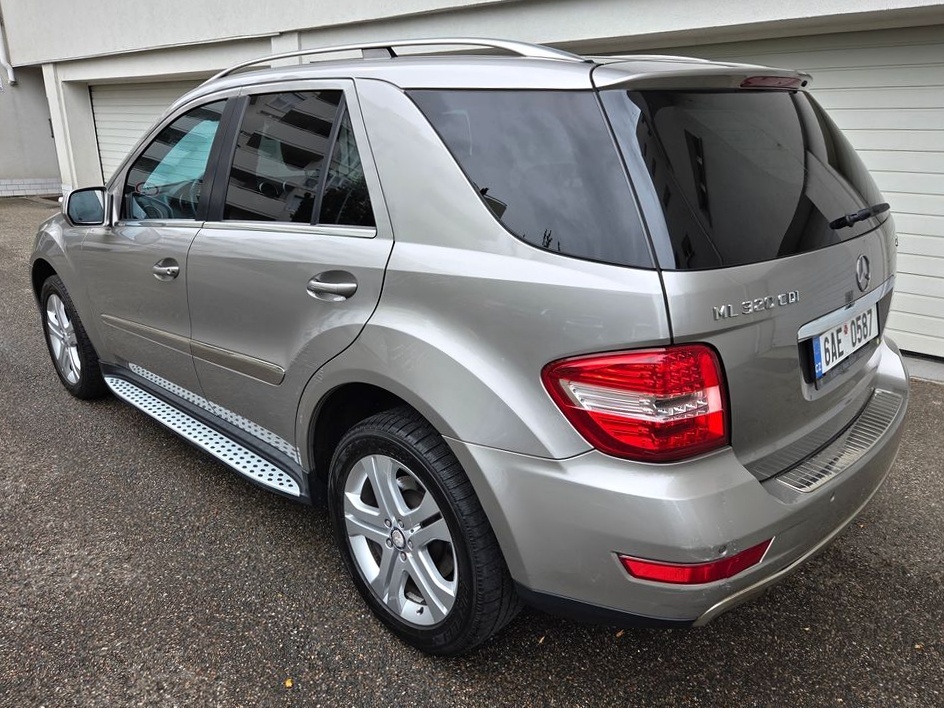 MERCEDES-BENZ ML 320CDi 165kW 6/2009 ČR, JEN 175TKM, 2x KOLA - 13