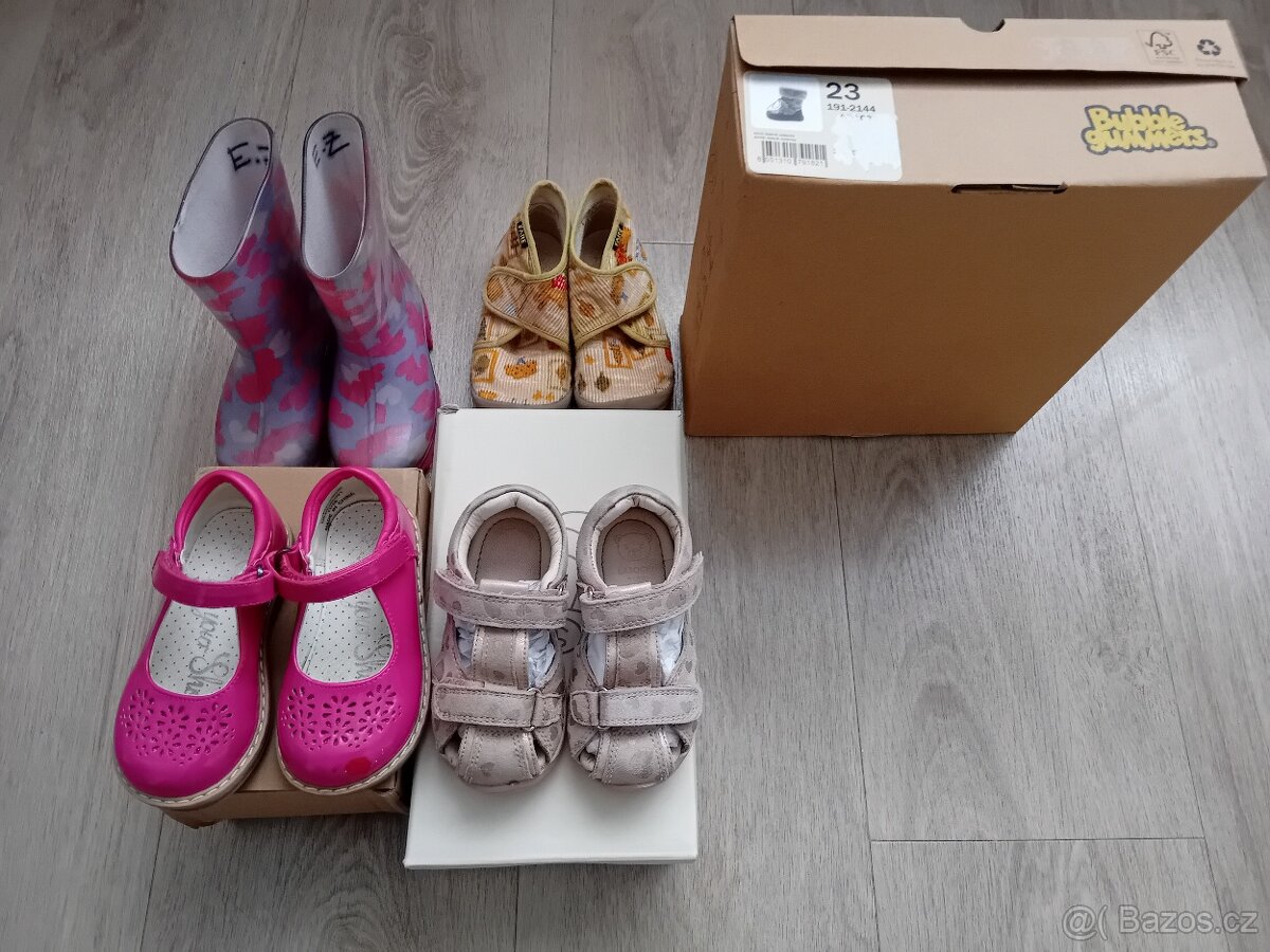 Balík celoročního oblečení holčička 86-92 + boty - 13