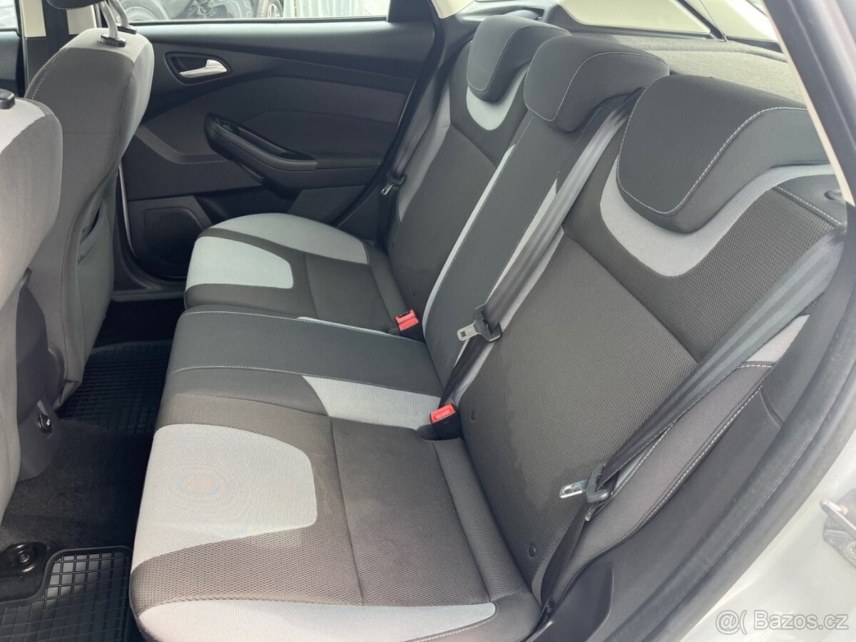 FORD FOCUS 1,6i - 13
