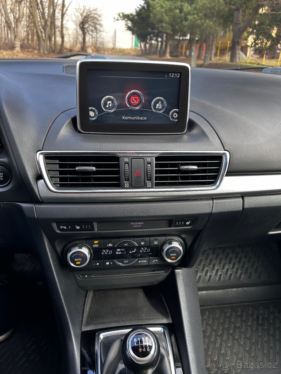 Mazda 3 2.0 Skyactiv G (121 kW) • Revolution • 2015 - 13