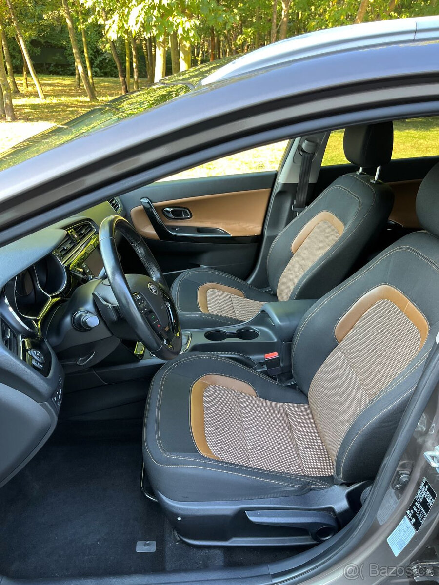 Kia Ceed SW 1.6 CRDi automat - 13