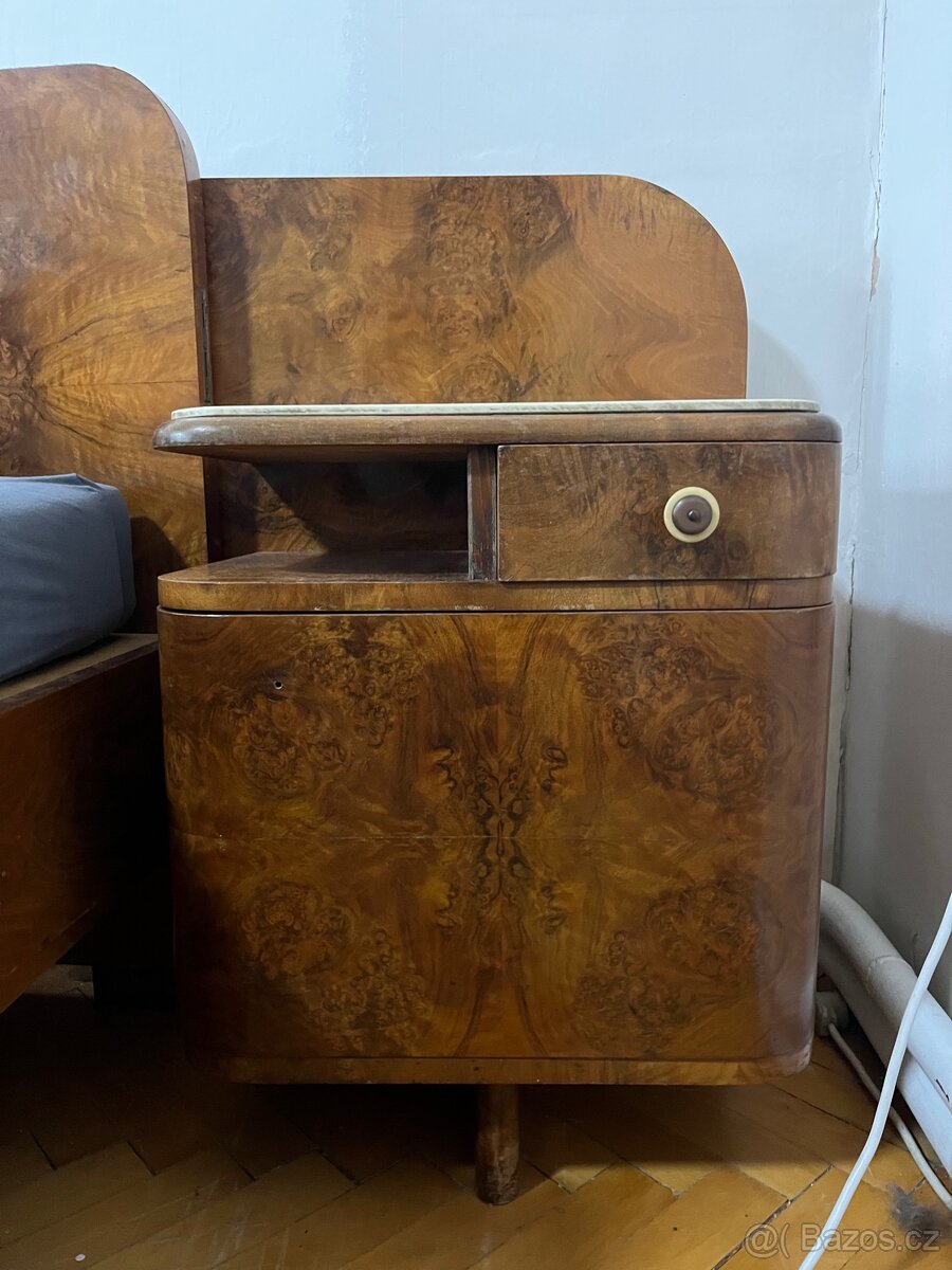 Celá masivní ložnice ořech - 13