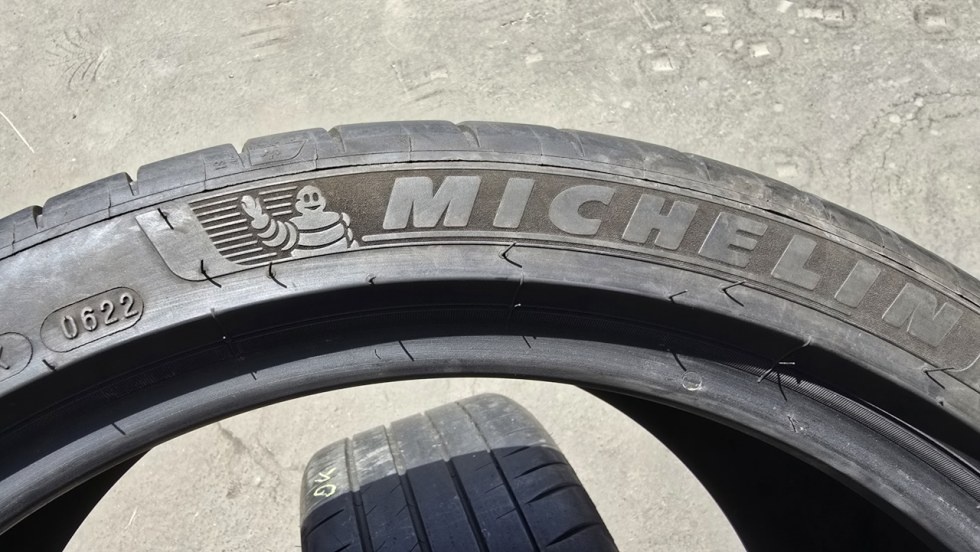 Letní pneu 255/35/19 Michelin - 13