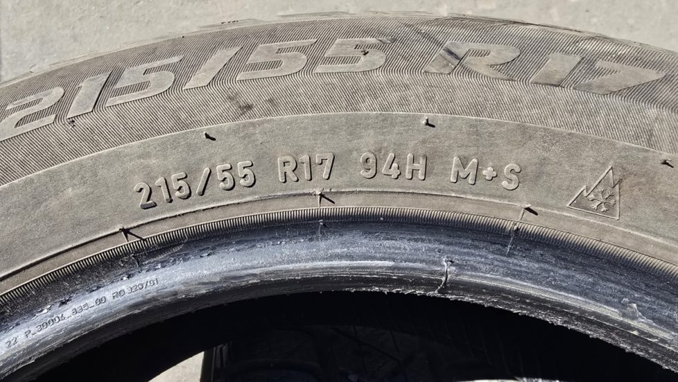 Pneu 215/55/17 Pirelli - 13