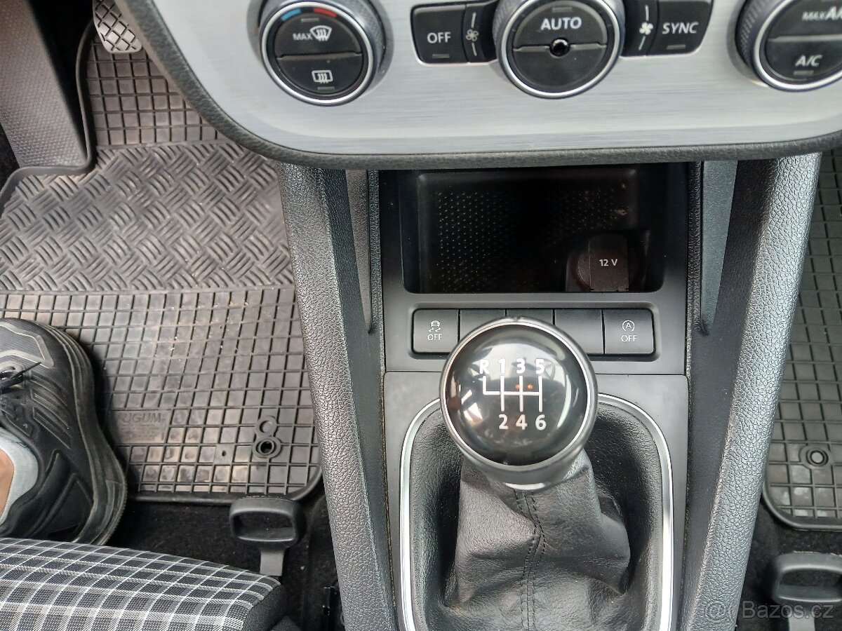 VW Scirocco 2.0TSI, 132kW, manuál, 1.majitel - 13