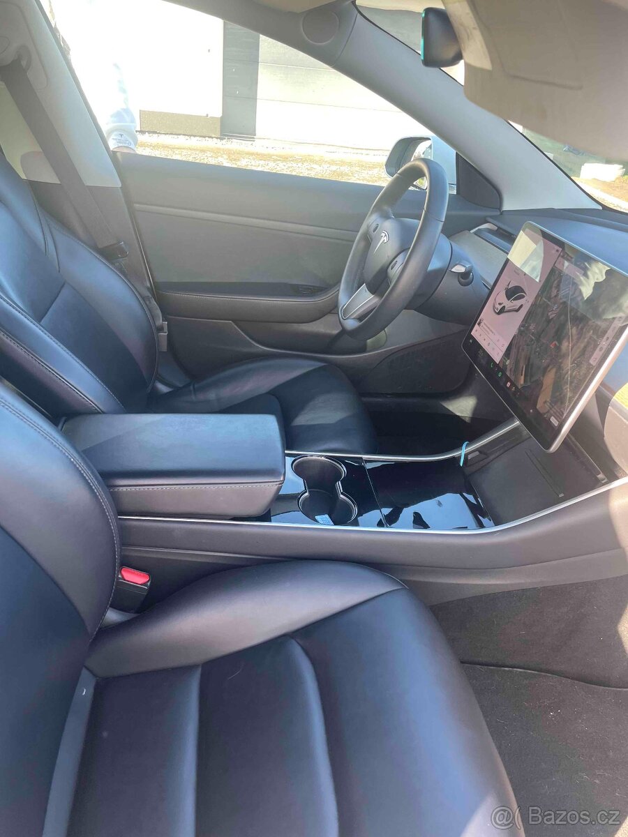 Tesla Model 3 SR+, zdarma nové pneu - 13