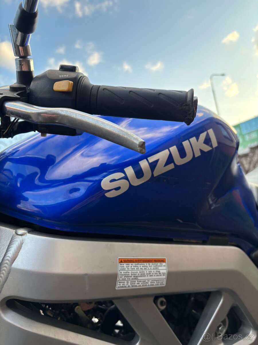 Suzuki SV650 - 13