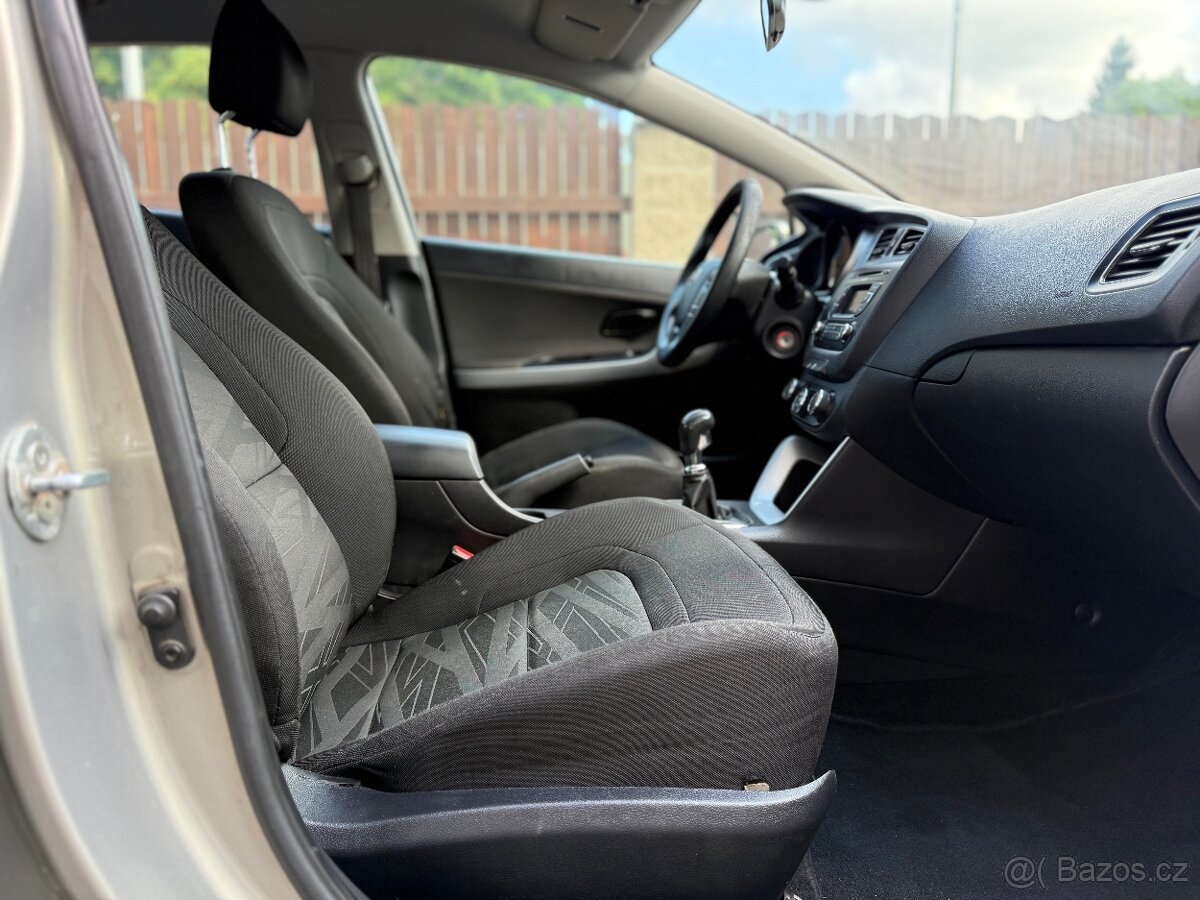 KIA CEED 1,4 CVVT 73KW COOL,1. MAJITEL,ČR,NOVÁ STK - 13