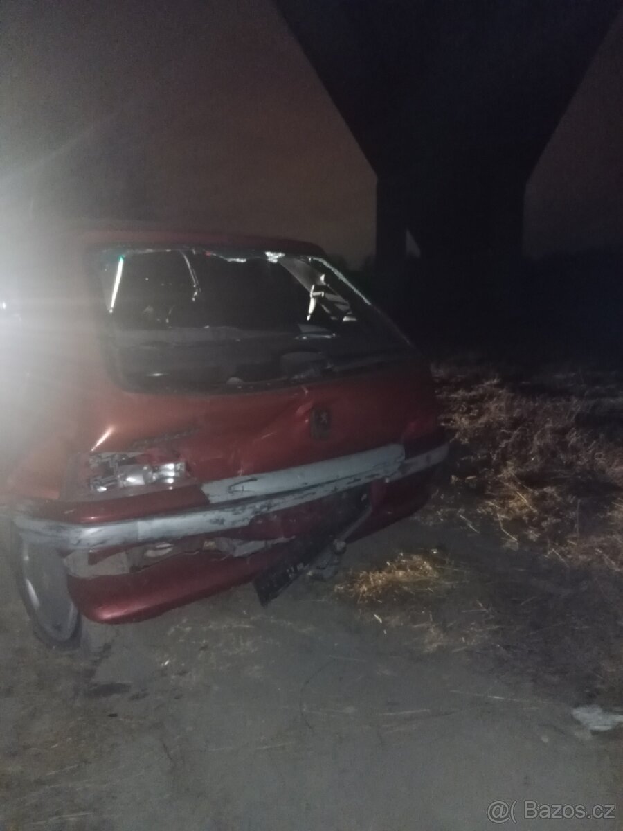 Peugeot 106 1.2 po nehodě - 13