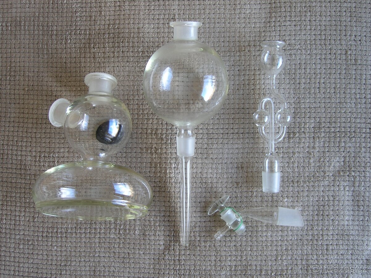 Laboratorní sklo a přístroje - 13