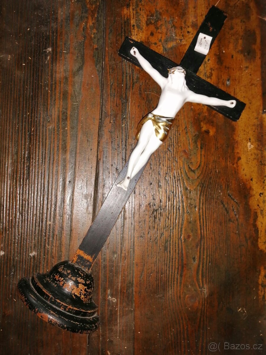Kříž s Ježíšem Kristem - 13