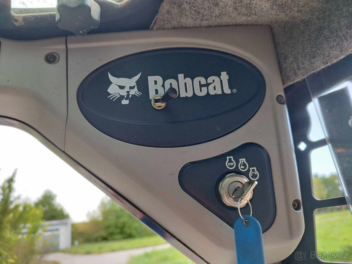 Nakladač Bobcat S100. ŠPZ. - 13
