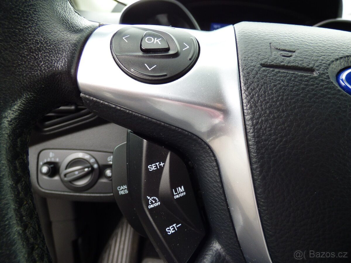 Ford Kuga 2,0 TDCi,4x4,Klima,serviska SUV Sync Edition - 13