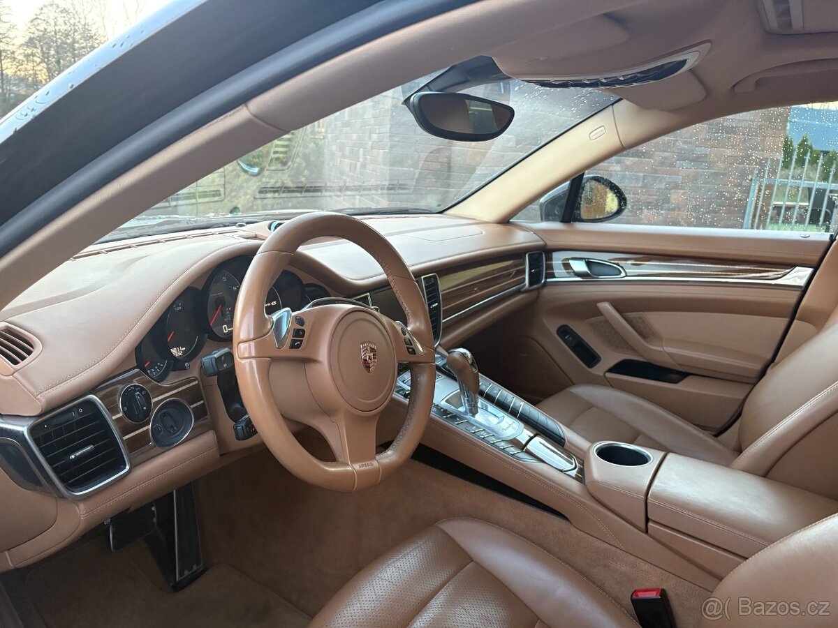 Porsche Panamera 4S - 13