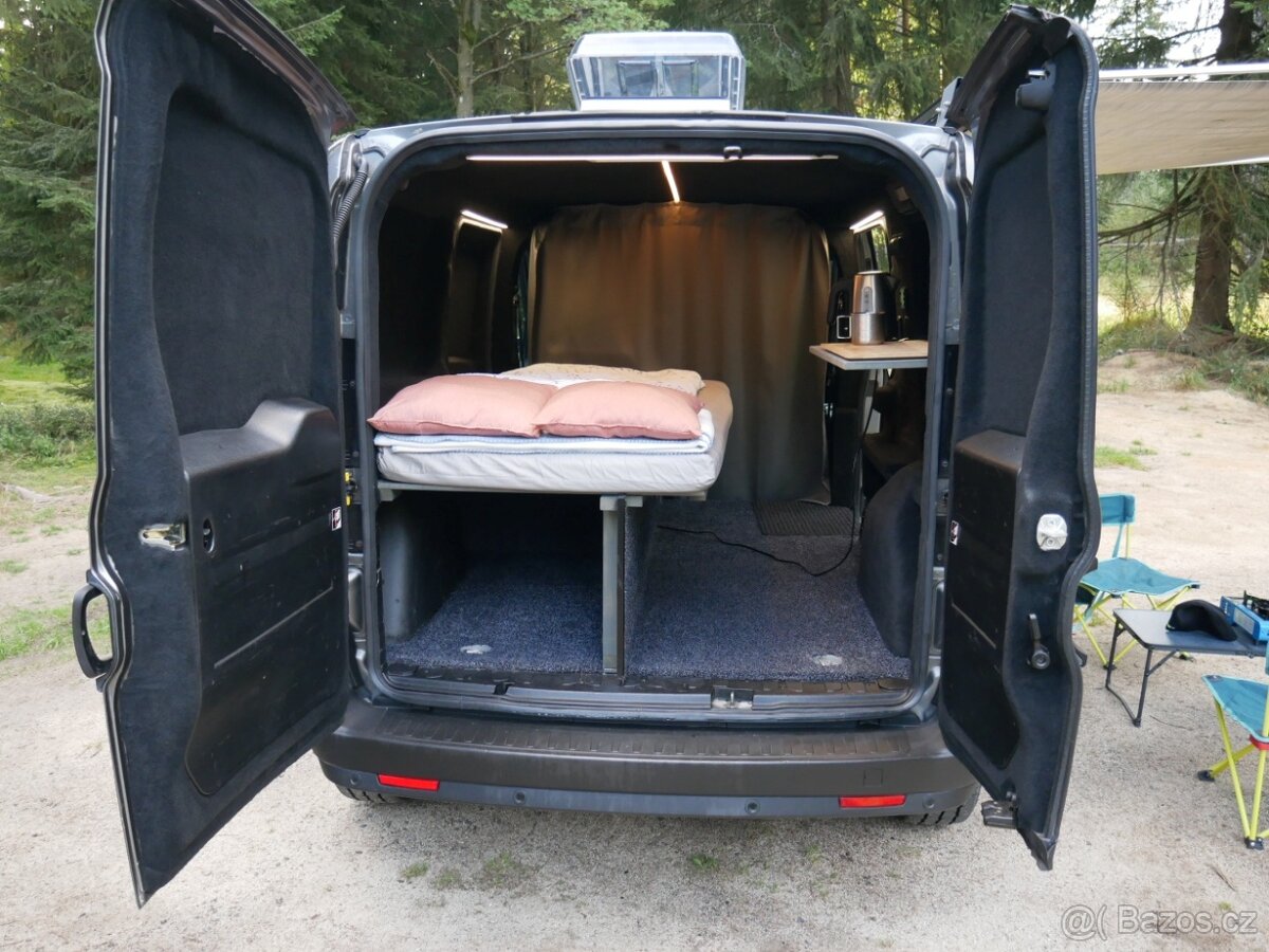 OBYTNÁ MINIDODÁVKA Fiat Dobló 2.0 CRDi 99kW - soběstačná - 13