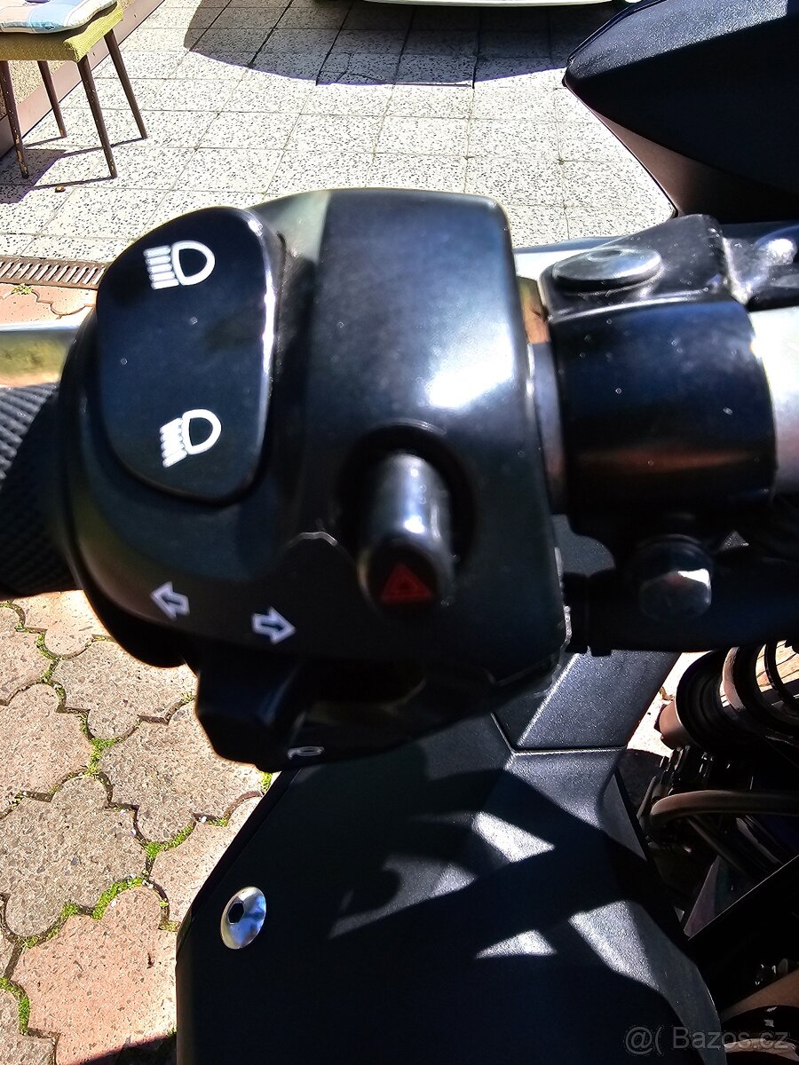 Yamaha Diversion XJ6 - 13