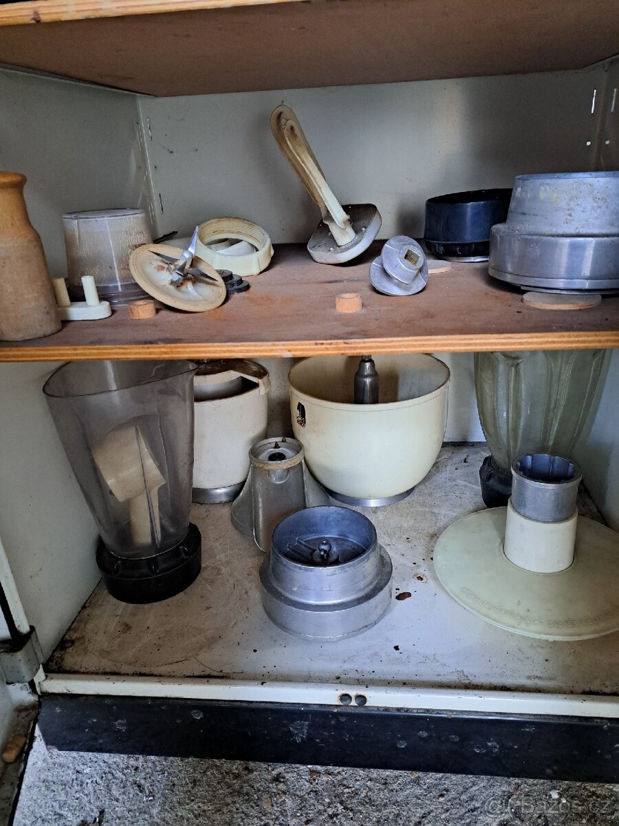 Kuchyňský robot - 13