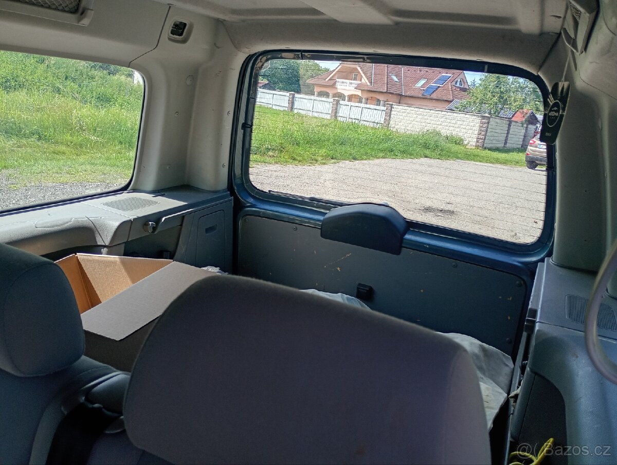 Prodám VW Caddy Maxi 1.9 TDI DSG - 13