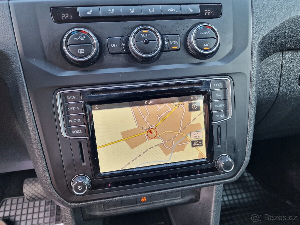 VW CADDY MAXI 2,0TDI 7MÍST VÝHŘEV NAVIGACE - 13