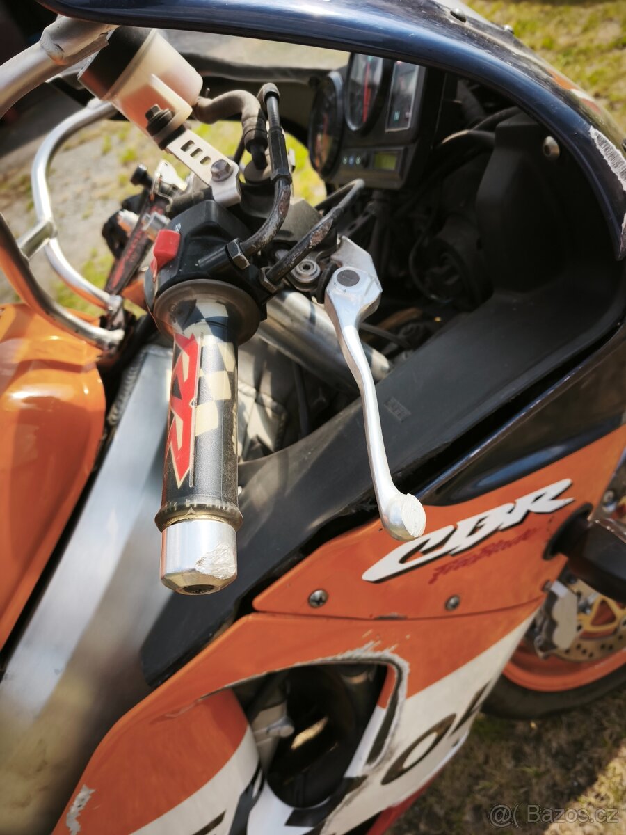 Honda CBR 900RR - 13