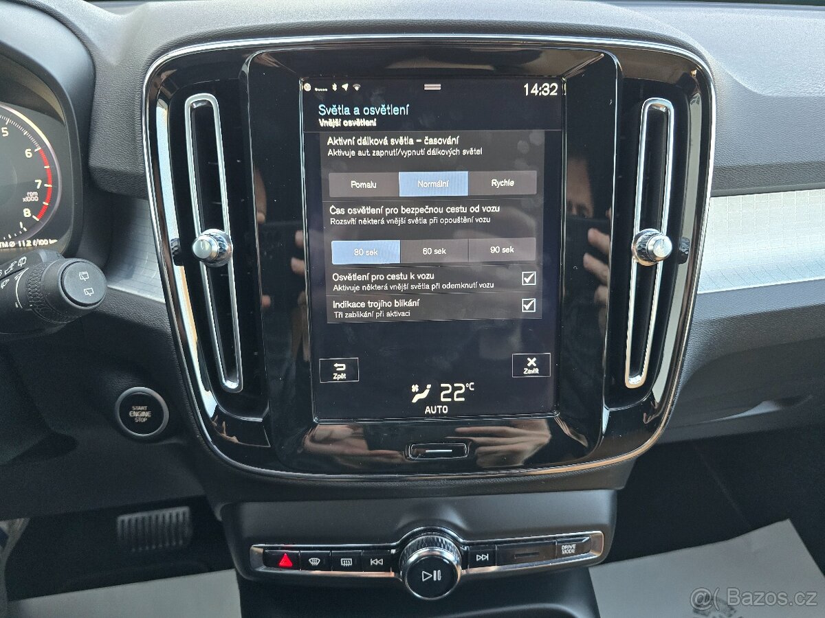 VOLVO XC40 2,0 182kW T5 AWD MOMENTUM Auto ČR 2019 LED + KŮŽE - 13