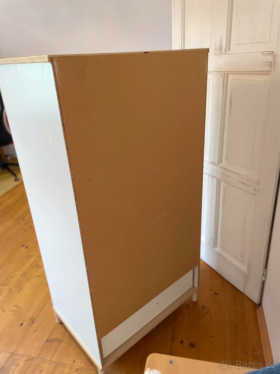 1 x šatní skříň + 3 x skříňka do dětského pokoje - 13