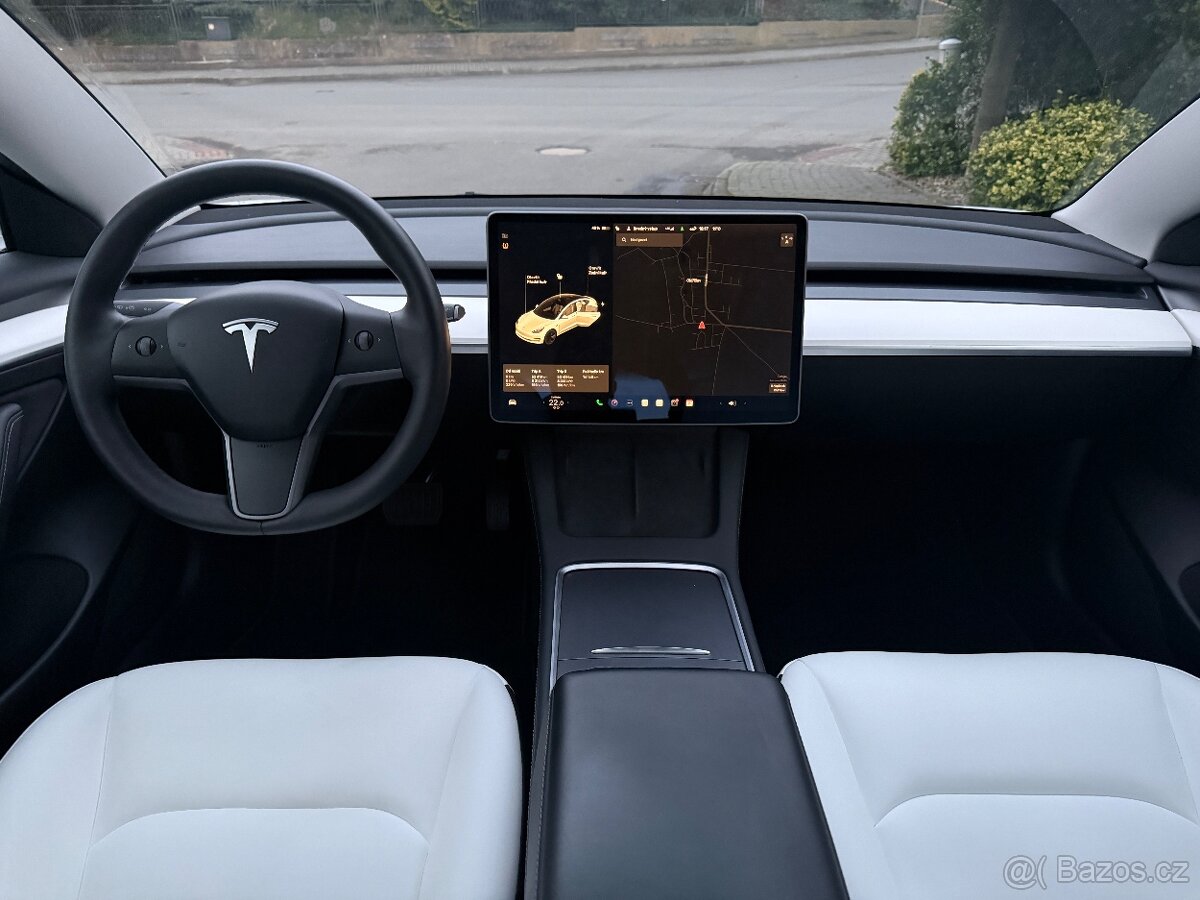 TESLA MODEL 3 SR+ 08/2021 74134KM SOH 92% BÍLÝ INTERIÉR - 13