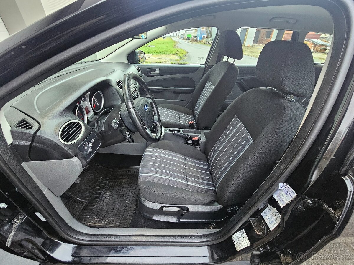 Ford Focus 1.6 74 kW benzín - 13