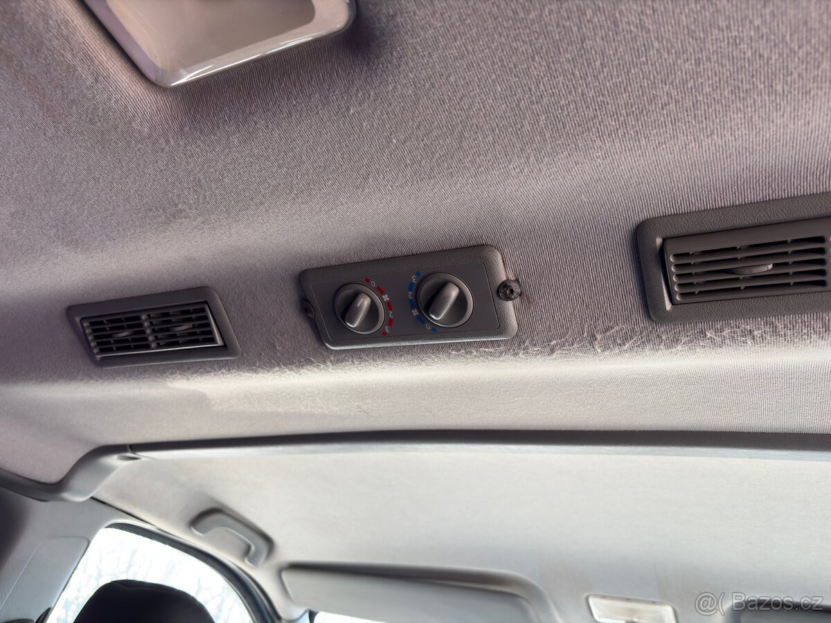 Renault Trafic 2.5 dCi, 9 míst, long - 13