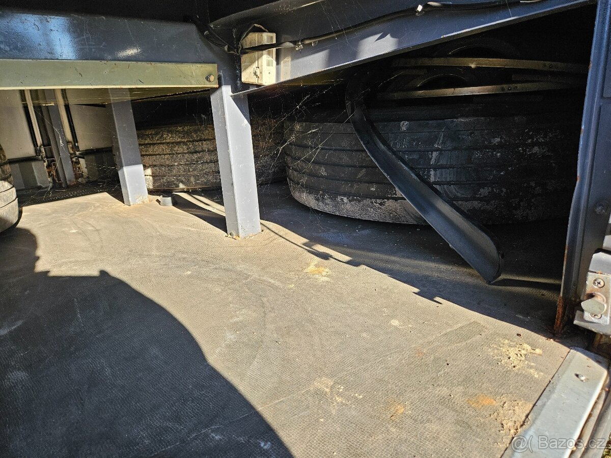 Obytný autobus KAROSA - 13