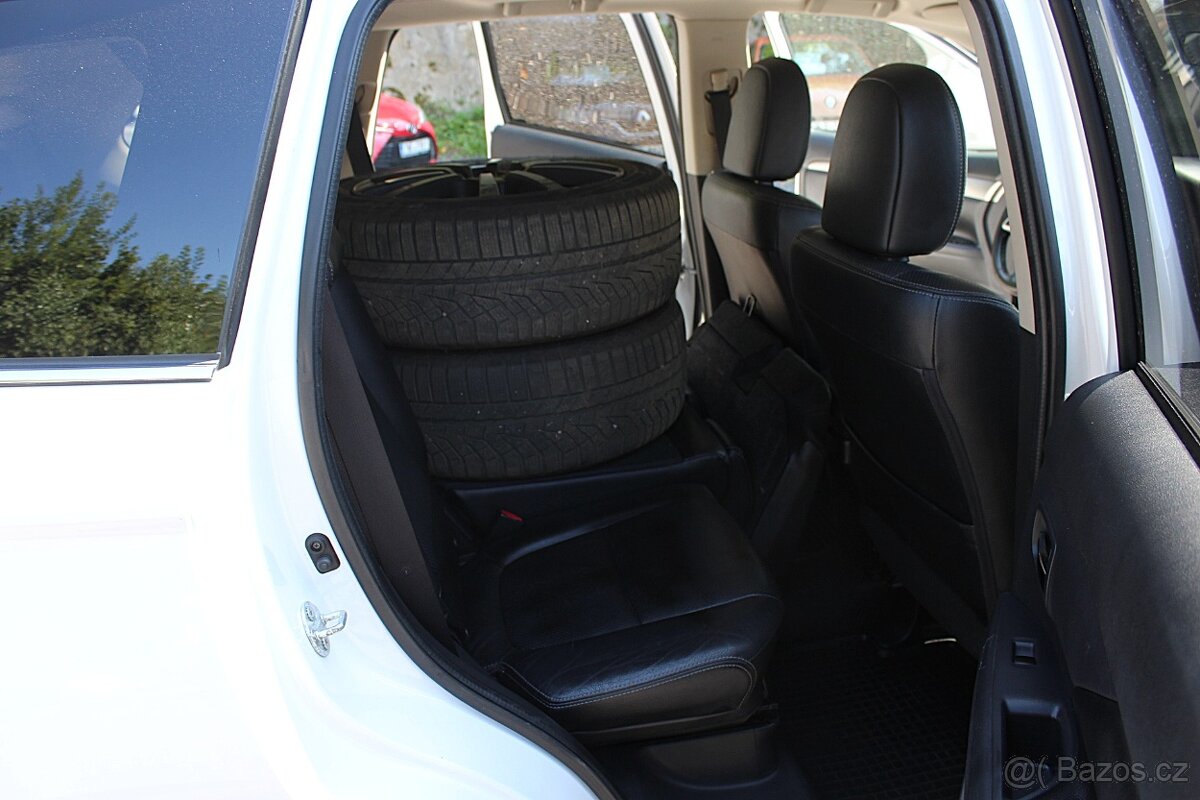 Mitsubishi Outlander - 13