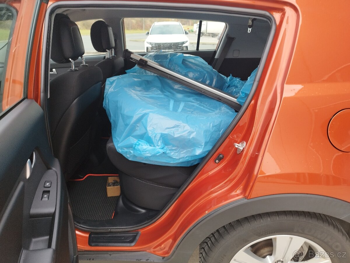 KIA SPORTAGE 1.6i, 1.majitel,koupeno v ČR - 13
