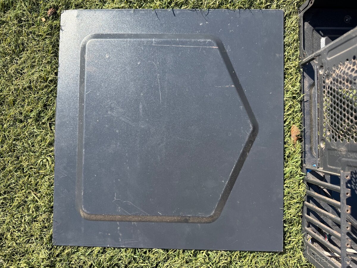 Staré ATX skříně - 13