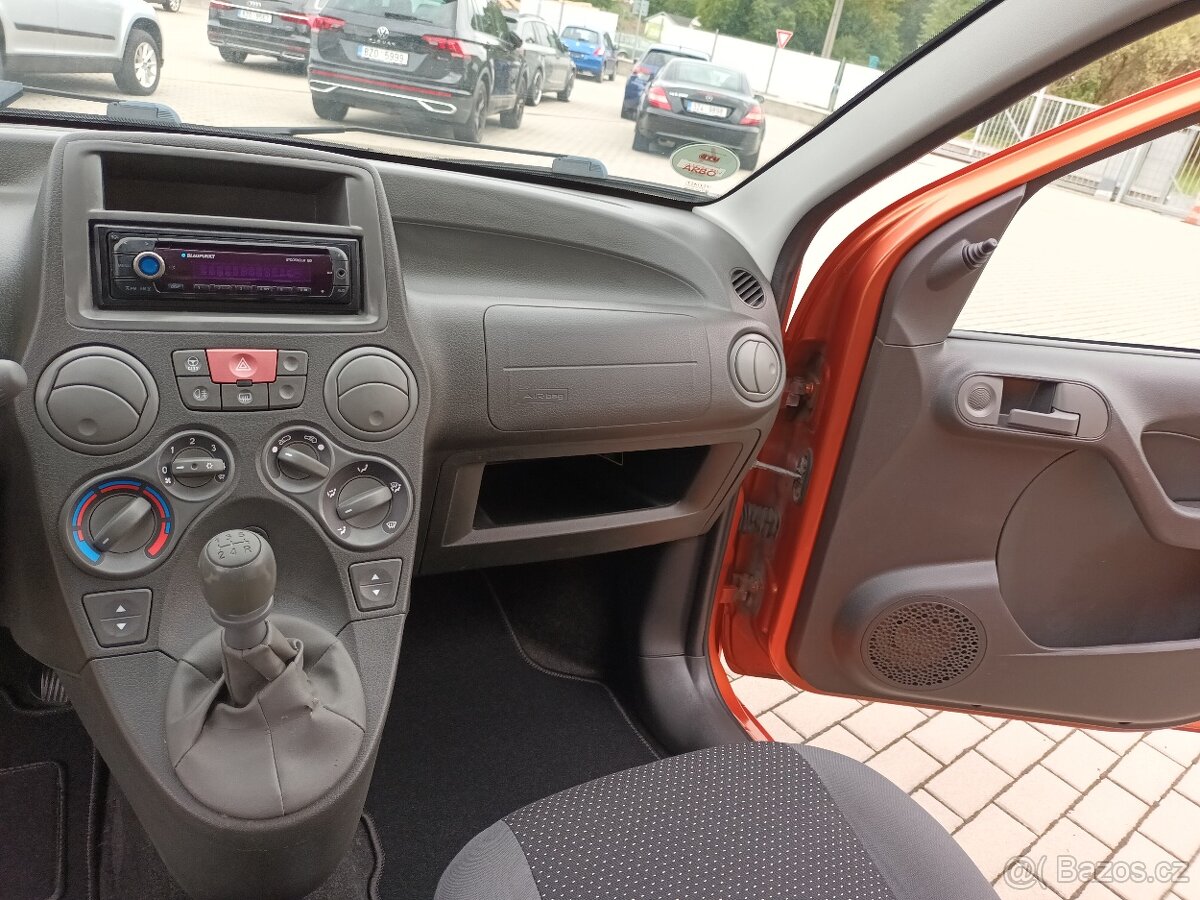 Fiat Panda 1,1 i,40KW,KLIMA,KOLA,TAŽNÉ, - 13