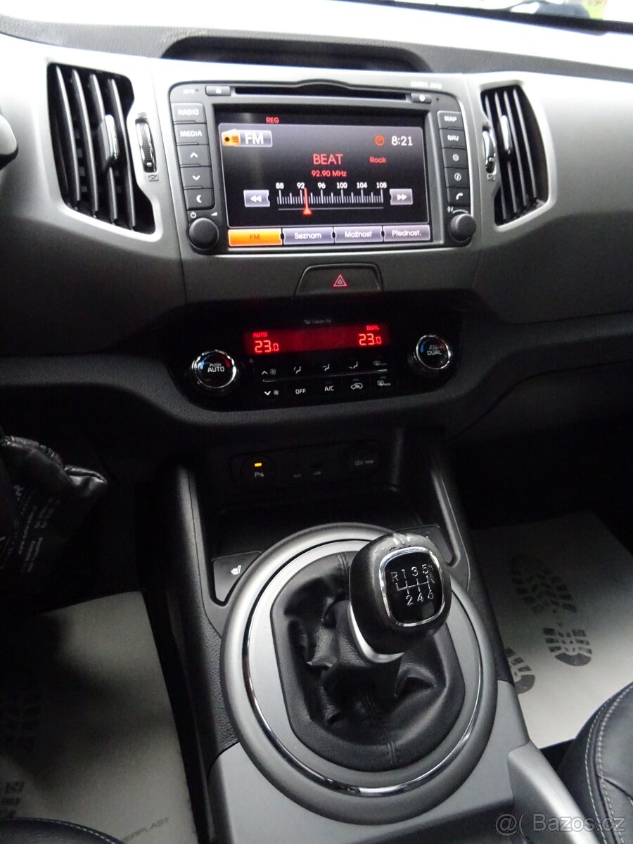 Kia Sportage 1,7 CRDi 85 kW 2x sada alu kol, pěkná výbava - 13