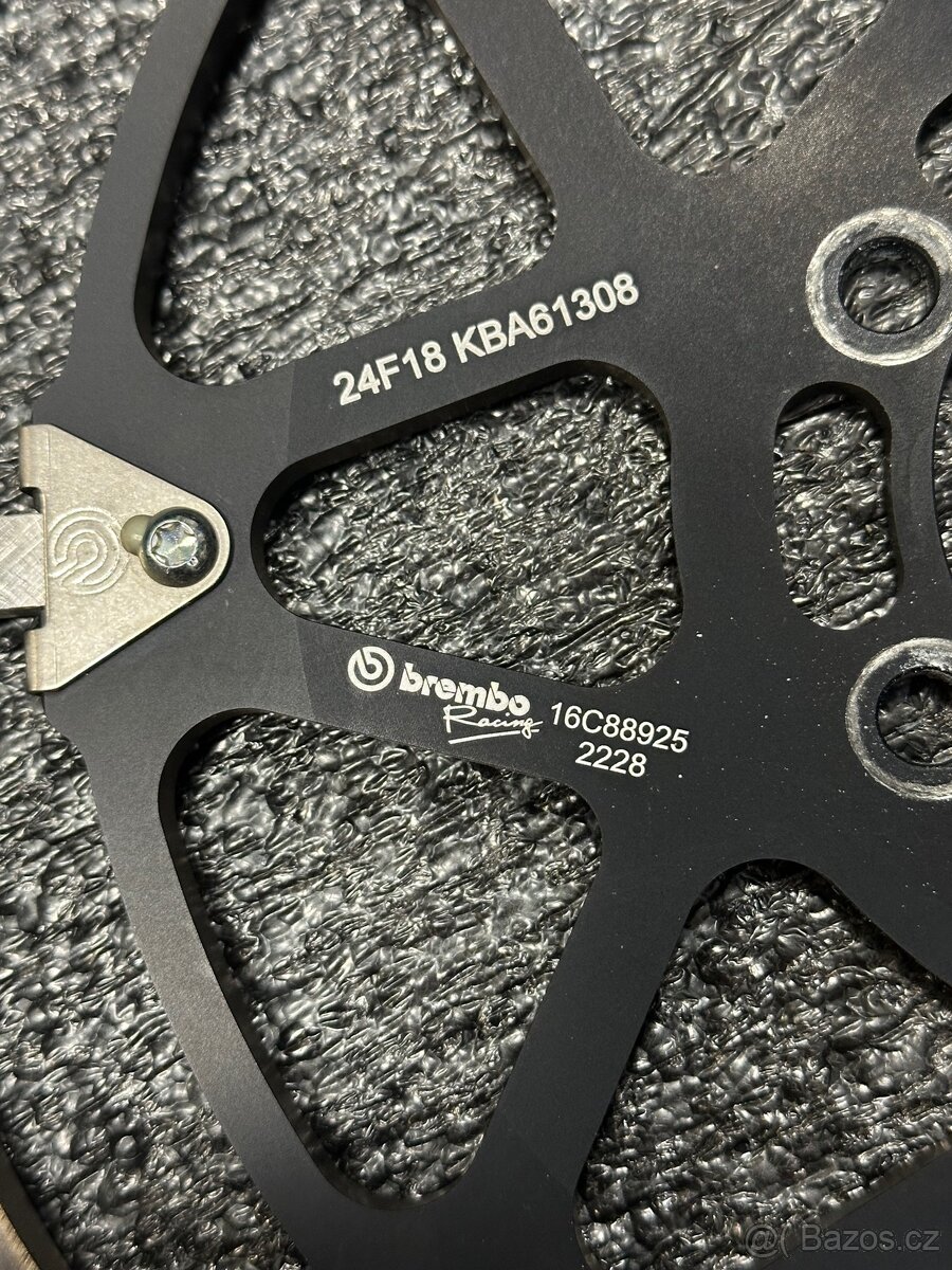 Aprilia Tuono V4 2017 - 13